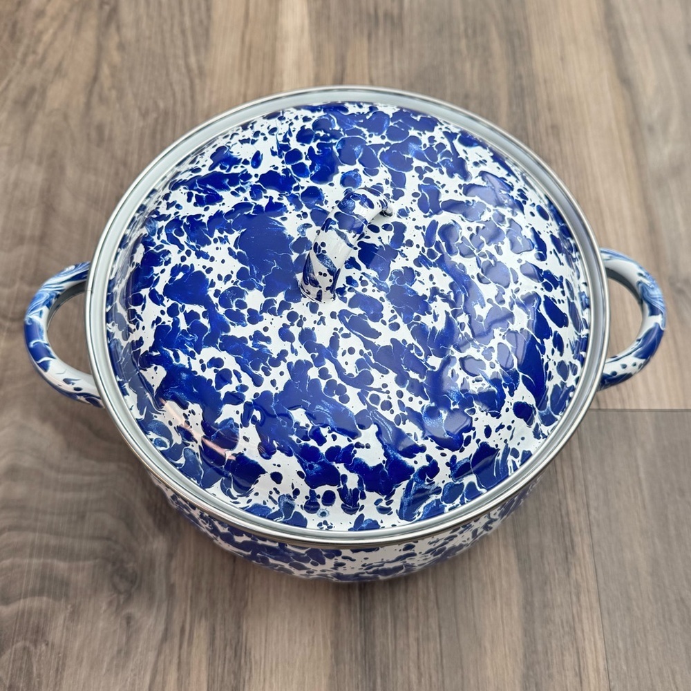 Golden Rabbit | Cobalt Swirl Dutch Oven - Picture 2 of 4